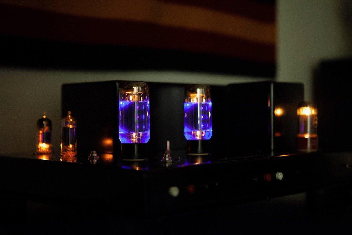 Zion Monos - ampsandsound